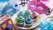 Cupcake colorati, dei dolcetti squisiti per il Carnevale Cupcake colorati, dei dolcetti squisiti per il Carnevale