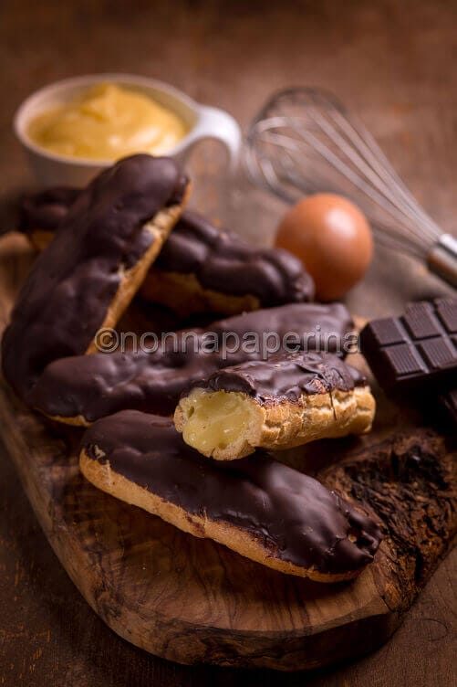 Eclairs alla crema e cioccolato
