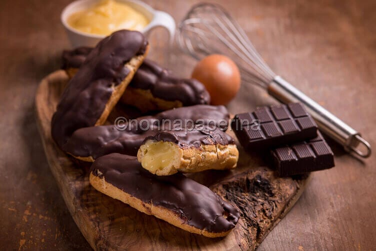 Eclairs alla crema e cioccolato