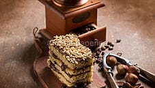 Pan di Spagna con crema al caffè, una torta facile e sublime