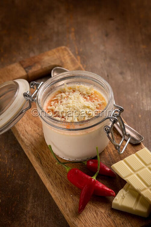 Panna cotta al cioccolato bianco e peperoncino buona da far paura Panna cotta al cioccolato bianco e peperoncino
