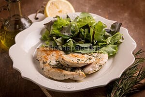 Pollo marinato al limone, un secondo semplice ma raffinato Pollo marinato al limone, un secondo semplice ma raffinato