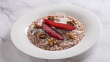 Risotto con pere rosse, un primo elegante e gustoso