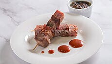 Spiedini di carne bollita