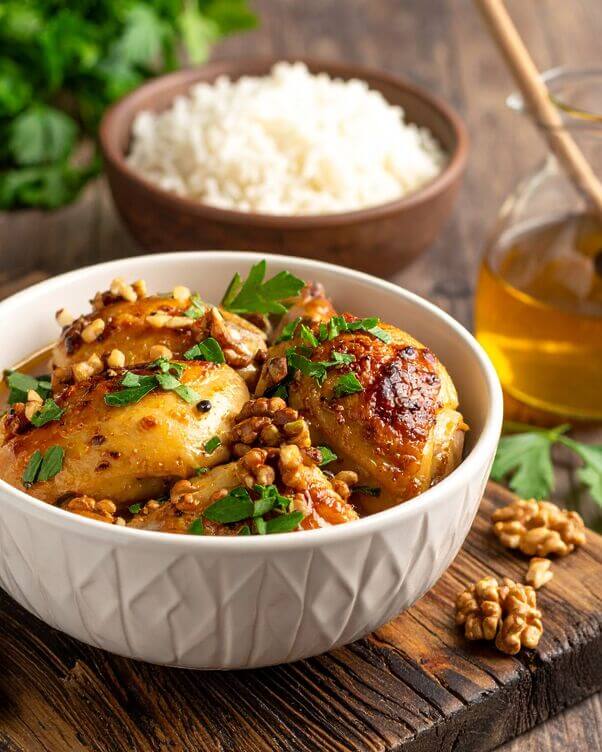 Pollo al miele e noci con riso Basmati