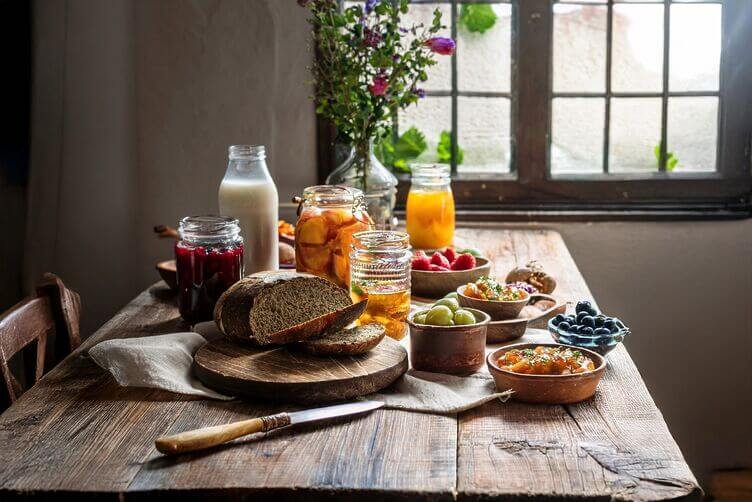 5 modi per usare i cibi fermentati a colazione: gusto, salute ed energia sin dal mattino cibi fermentati a colazione