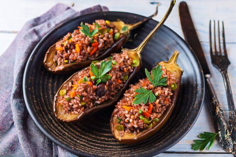 melanzane ripiene con riso rosso melanzane ripiene con riso rosso