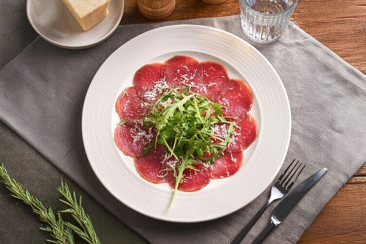 mopur affettato con rucola