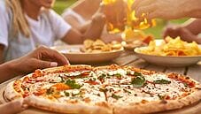 Pizza: guida completa tra ricette, segreti, intolleranze e curiosità Pizza: guida completa tra ricette, segreti, intolleranze e curiosità
