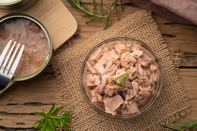 Tonno in lattina e nichel: la mia scelta sicura con il vetro tonno in lattina e vaso di vetro