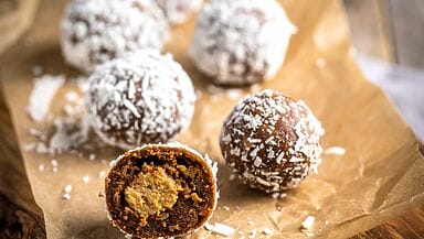 Natto balls con cacao e cocco