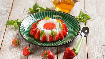 Panna cotta alle fragole
