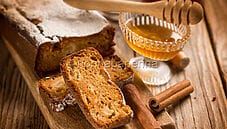 Plumcake alle mele senza glutine, una versione più leggera Plumcake alle mele senza glutine, una versione più leggera