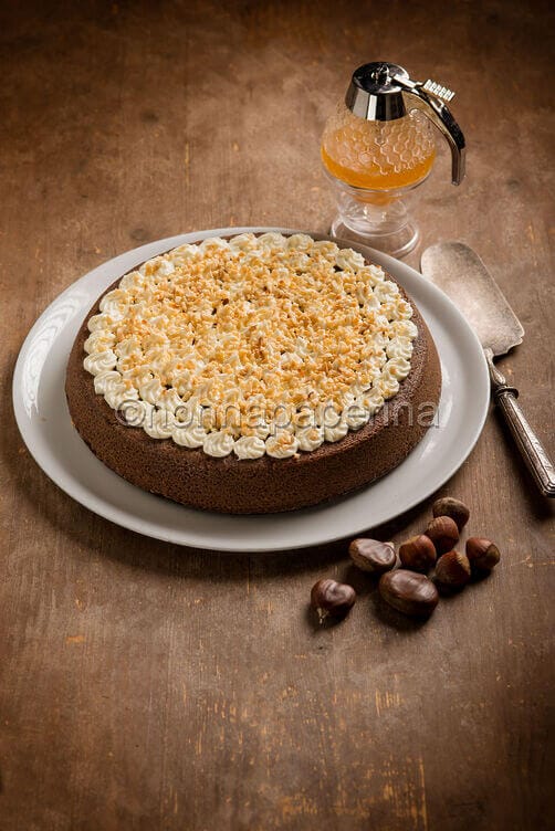 Torta di castagne con crema al miele Torta di castagne con crema al miele