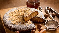Torta langarola di nocciole, dal Piemonte un dolce squisito senza glutine e lattosio Torta langarola di nocciole, dal Piemonte un dolce squisito senza glutine e lattosio