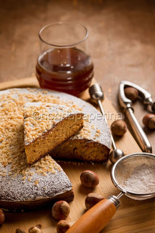Torta langarola di nocciole Torta langarola di nocciole