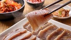 L’hongeohoe coreano: la razza fermentata dal gusto estremo L’hongeohoe coreano: la razza fermentata dal gusto estremo