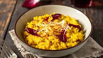 Risotto radicchio e scamorza con curcuma
