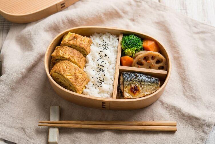 Bento box con tamagoyaki