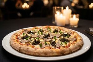 Le pizze più costose al mondo: Guinness, diamanti, oro e (sì) anche Briatore Le pizze più costose al mondo: Guinness, diamanti, oro e (sì) anche Briatore