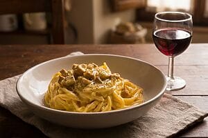 Spaghetti alla carbonara vegana: ricetta della nonna cremosa senza uova