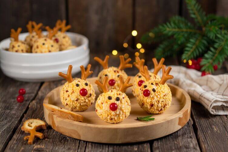 mini rudolph cheeseballs