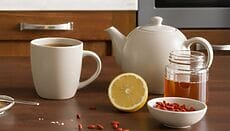 Infuso di bacche di goji con miele