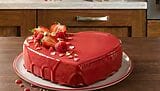 Torta mousse a cuore con glassa a specchio rossa: ideale per San Valentino Torta mousse a cuore con glassa a specchio rossa: ideale per San Valentino