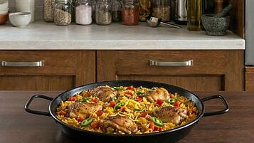 paella di orzo e pollo