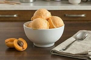 Come fare il gelato alle nespole con o senza gelatiera Come fare il gelato alle nespole con o senza gelatiera