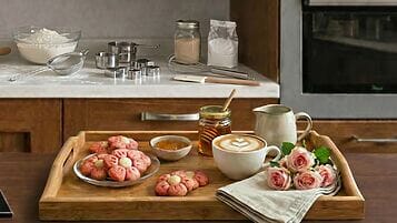 Biscotti colorati a forma di fiore