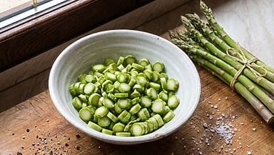 I gambi degli asparagi diventano tesoro